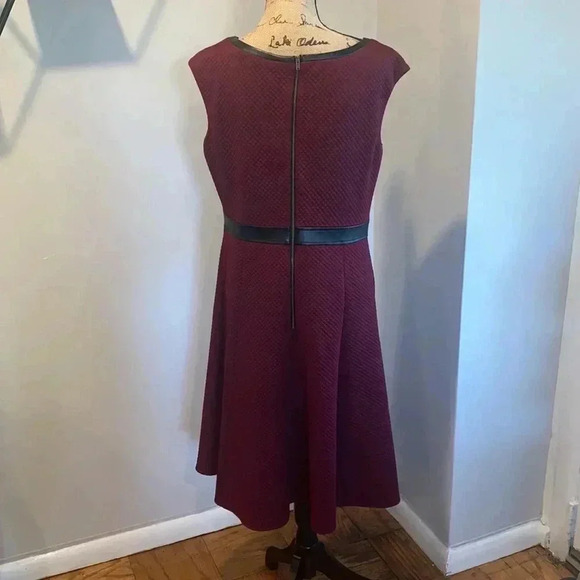 London Style Collection Mixed Media Dress - Picture 5 of 7